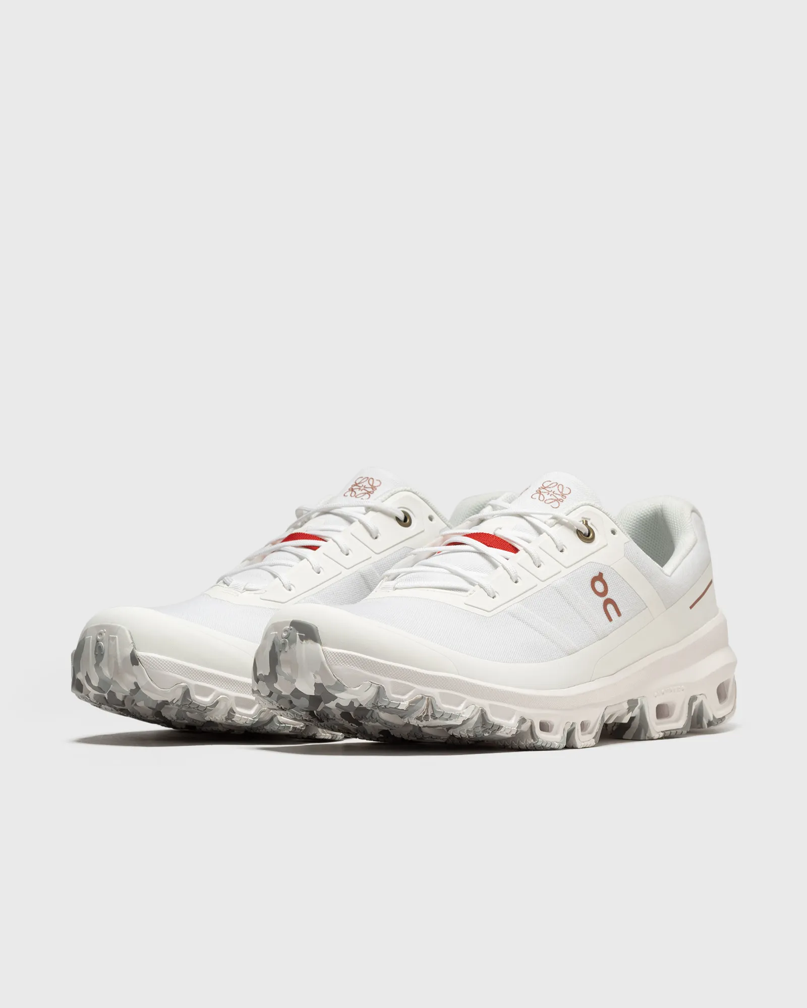 x LOEWE CLOUDVENTURE