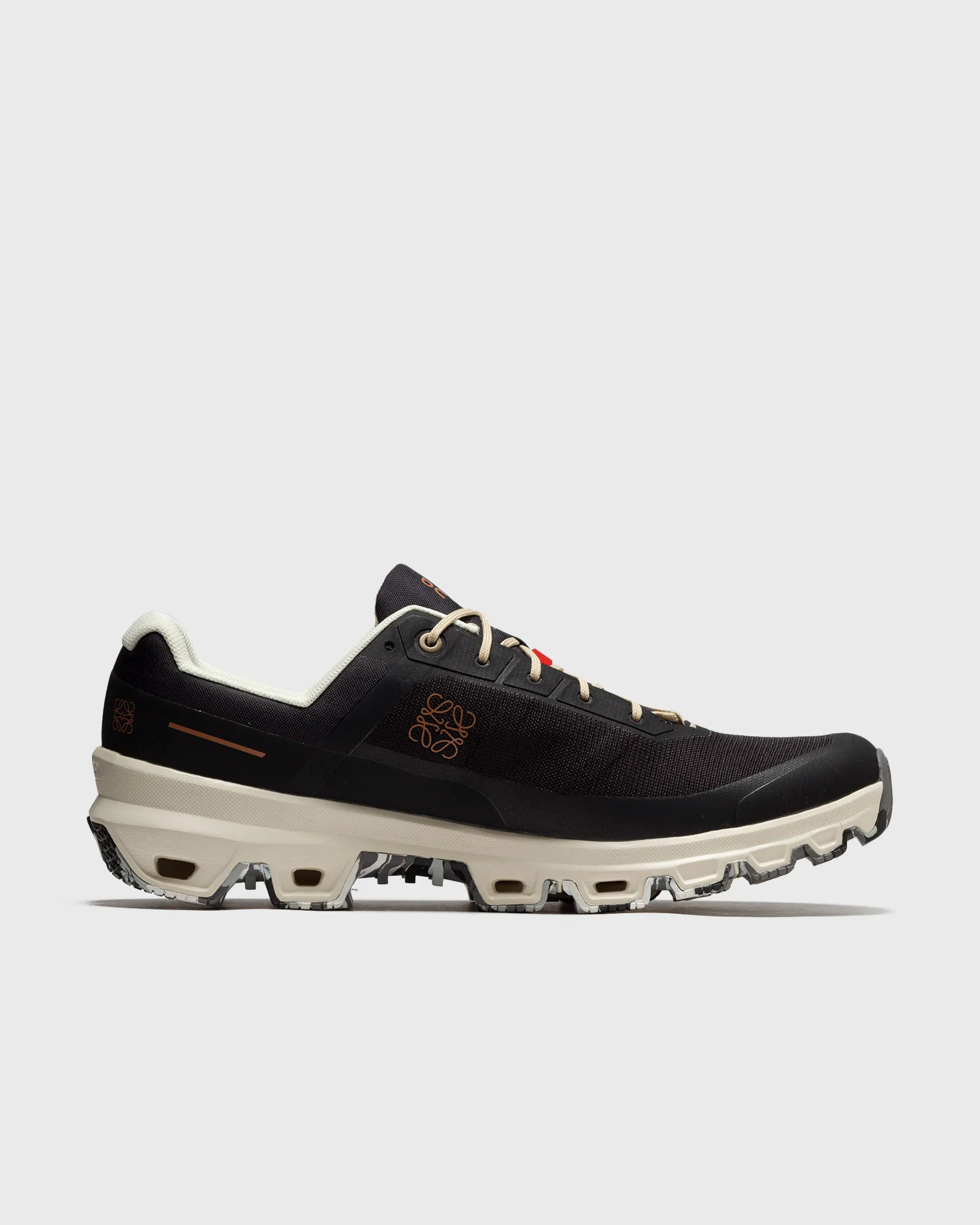 x LOEWE CLOUDVENTURE