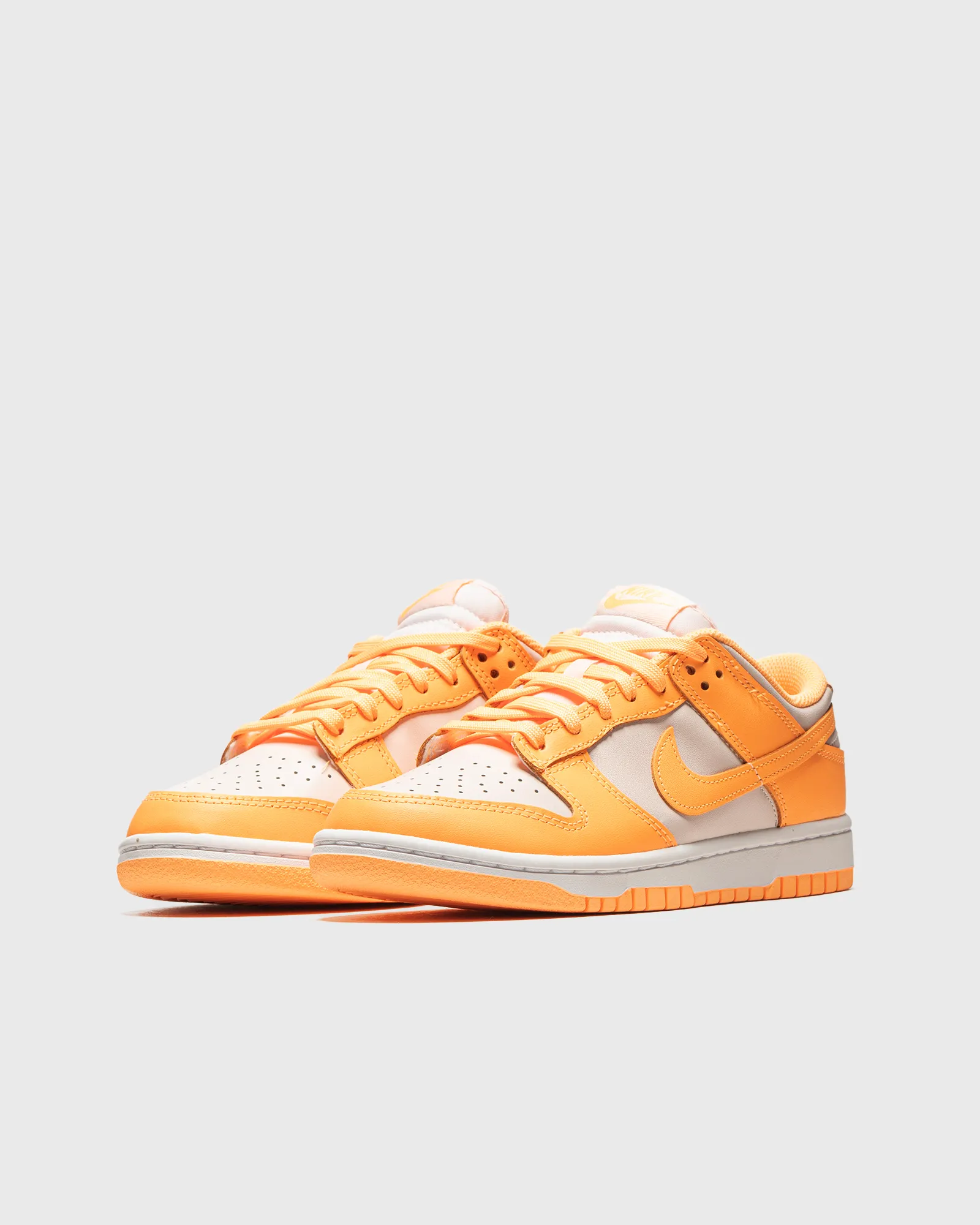 WMNS Dunk Low