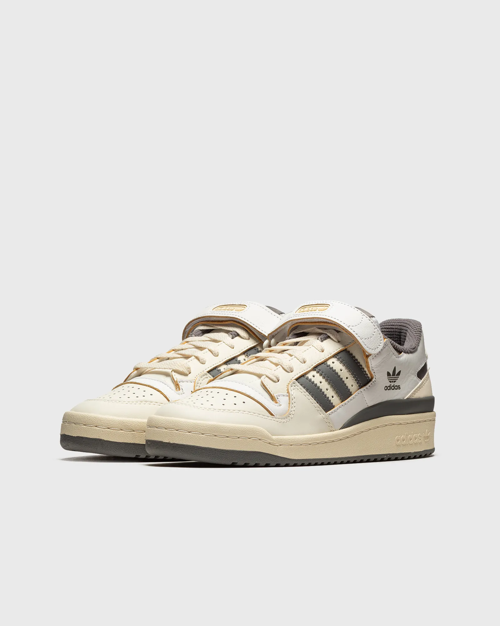 FORUM 84 LOW W