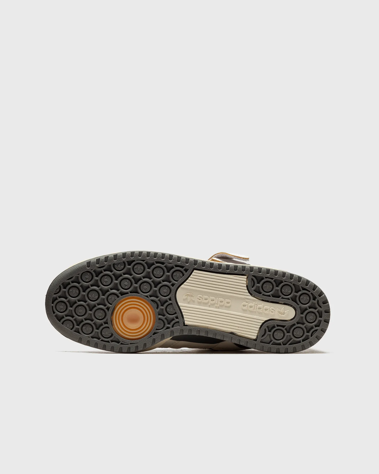 FORUM 84 LOW W