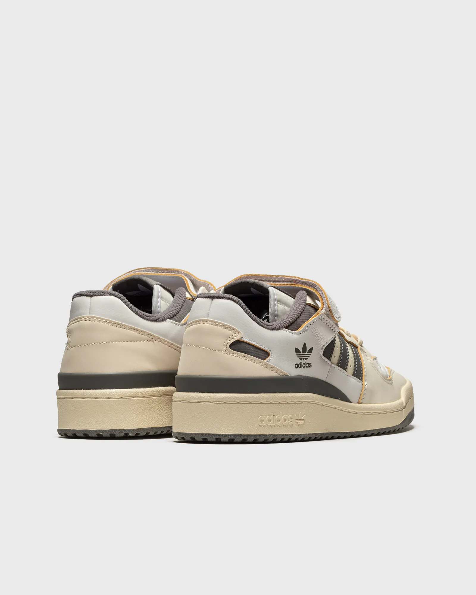 FORUM 84 LOW W